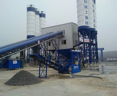 中鐵建工集團陽(yáng)大鐵路洗石機工作現場(chǎng)