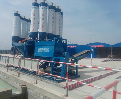 中水四局徐淮鹽客專(zhuān)洗石機現場(chǎng)